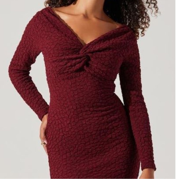 ASTR The Label Textured Twist Front Midi Dress Wine Red Burgundy M - Picture 2 of 10